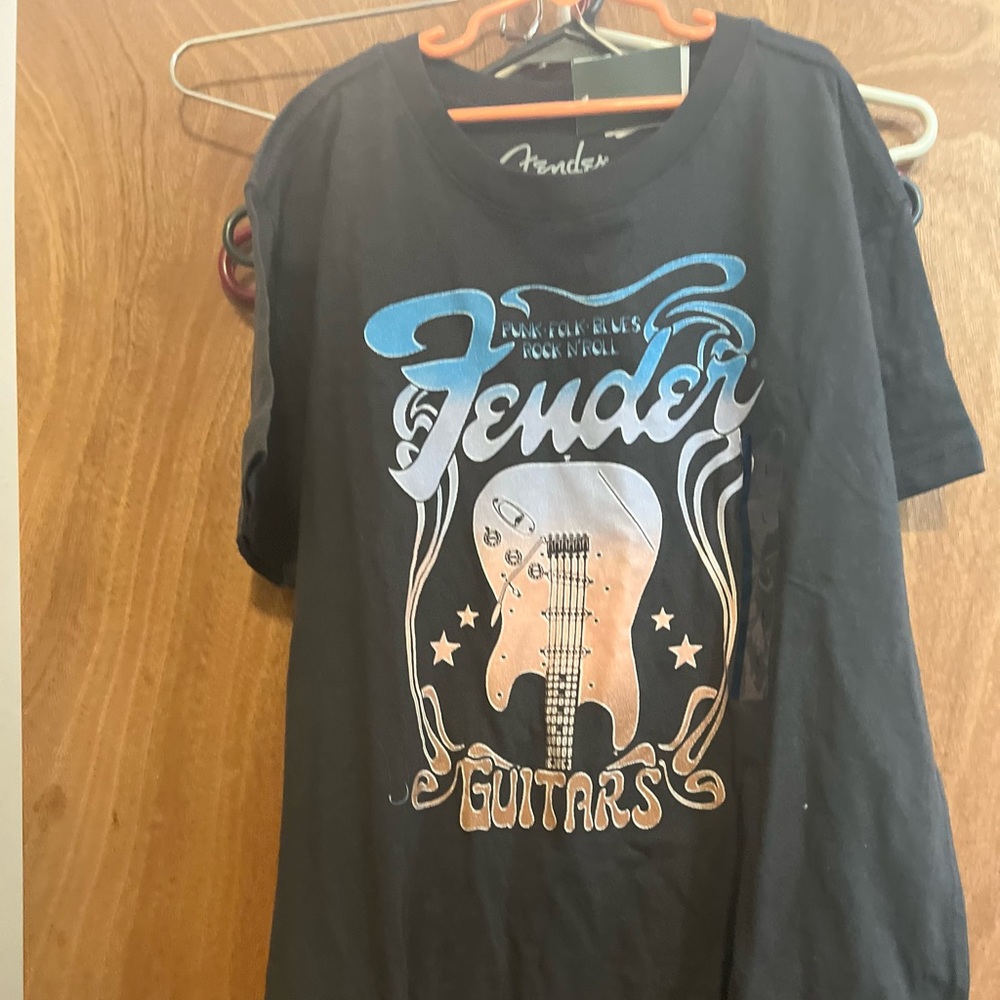 NWT Fender Size M Men’s Tee Shirt